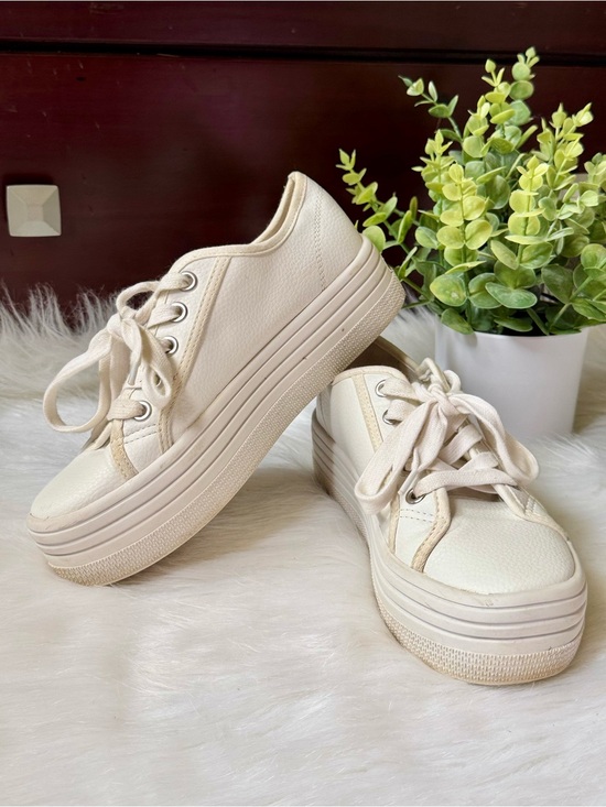 Steve Madden Shoes - Steve Madden Bobbi30 White Platform Lace-Up Sneakers Size 7M Chunky Casual Shoes